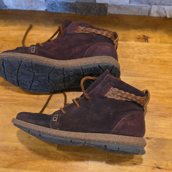Born Women's Dark Burgandy Chukka Boots - Picture 3 of 6